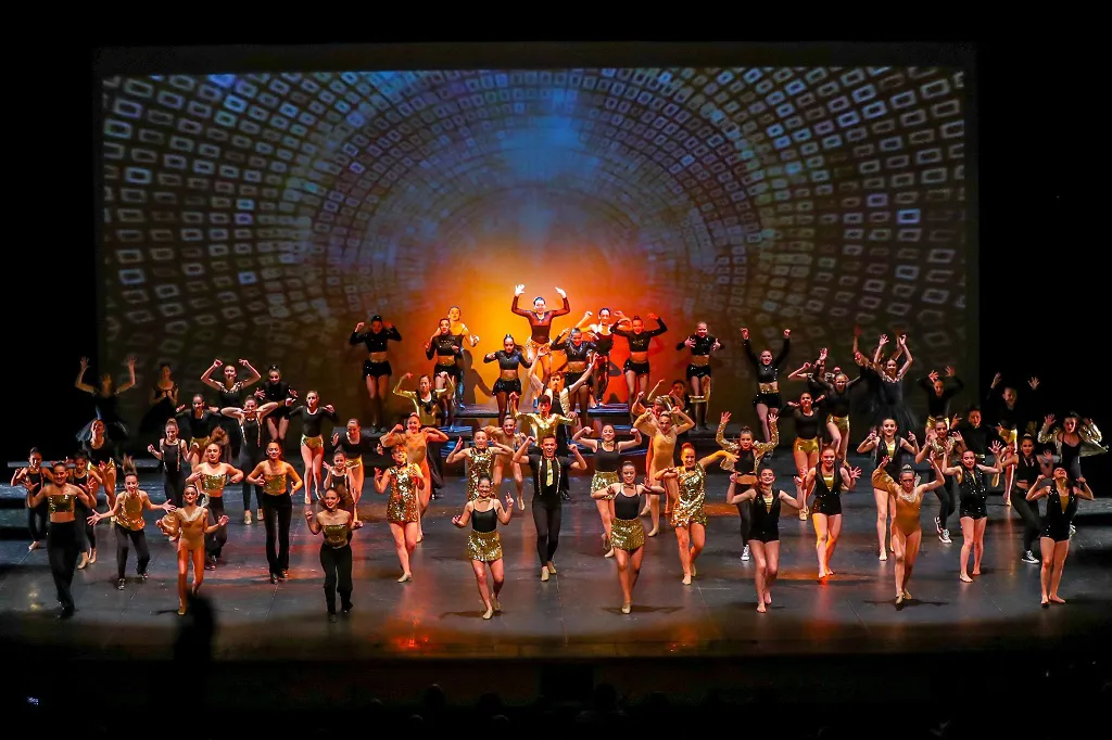 2.000 asistentes de toda España acuden a Burgos para participar en el Dance Worldcup Spain
