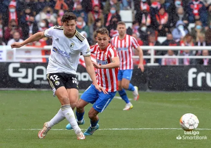Fútbol Burgos: El Burgos CF suma un punto tras un partido vibrante contra el Sporting de Gijón (0-0)
