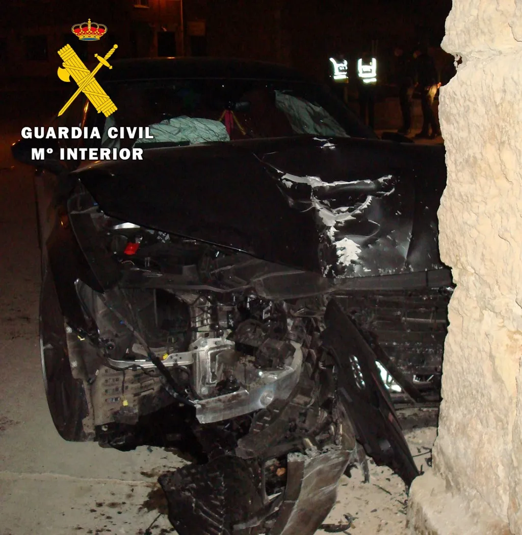 Investigan a un conductor implicado en accidente de circulación por alcoholemia positiva