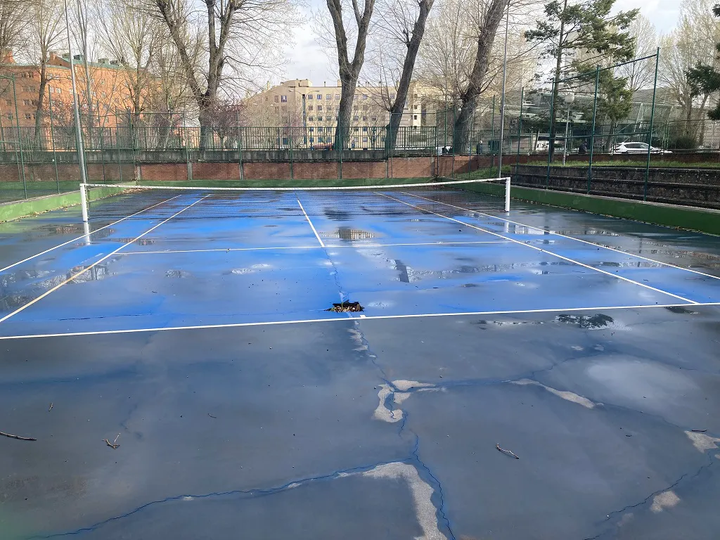 Vox considera que las instalaciones deportivas se encuentran en un estado desastroso