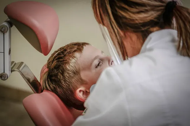 ¿Por qué rechinamos los dientes?: claves y consejos sobre el bruxismo
