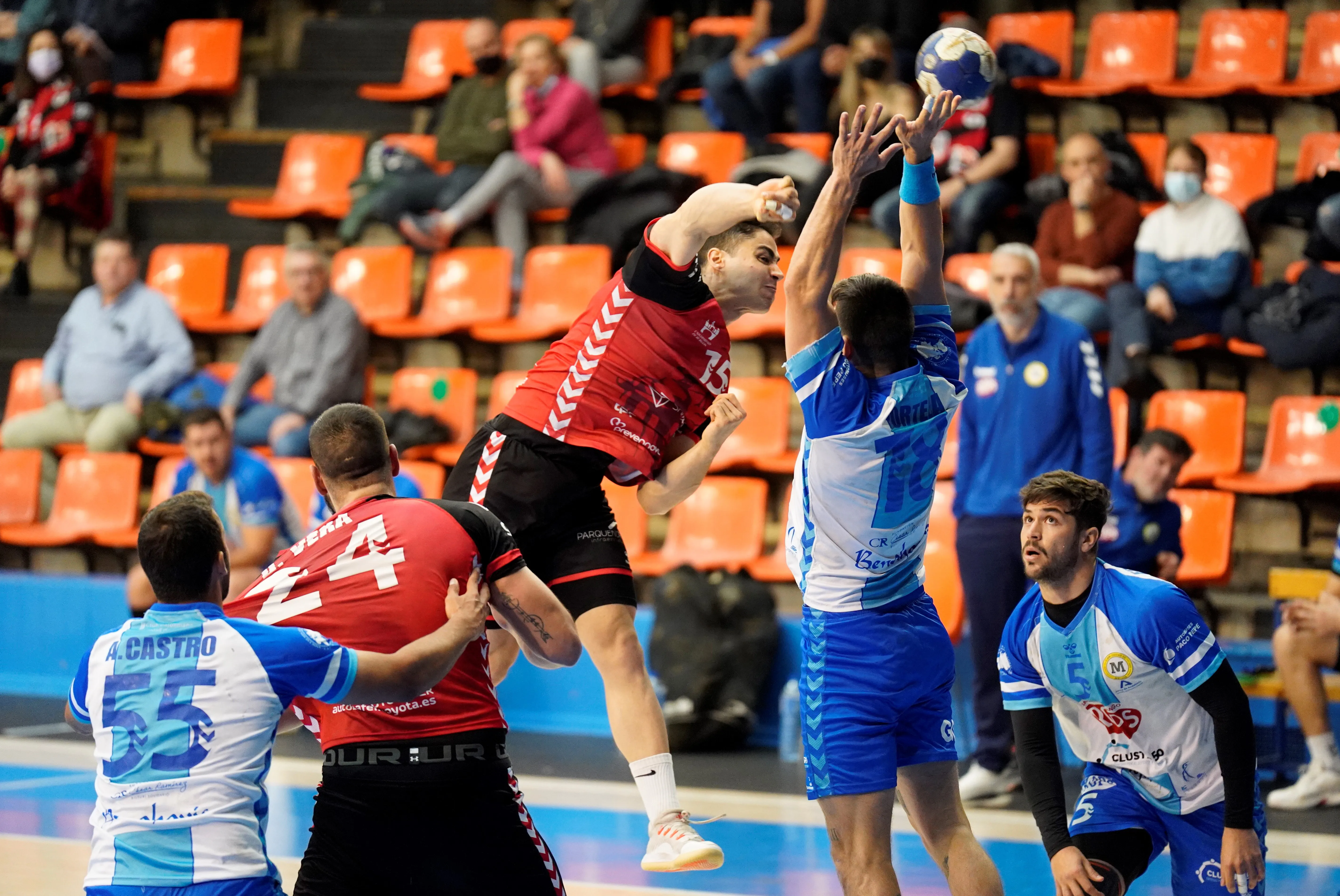 El UBU San Pablo vence a Málaga y se acerca al play-off