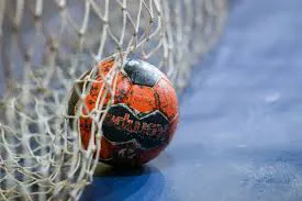 Inhabilitado el entrenador de la selección cadete de balonmano de Castilla y León tras falsificar certificado COVID