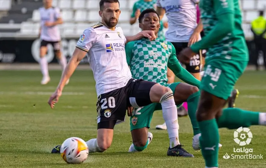 Fútbol Burgos: El Burgos CF cae en El Plantío frente al Almería (0-2)