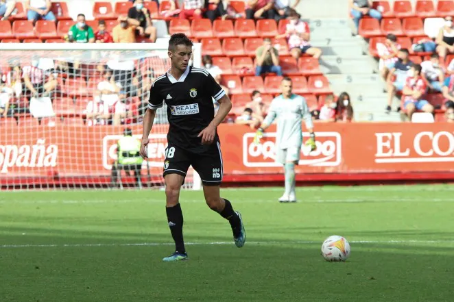 Aitor Córdoba será blanquinegro dos temporadas más