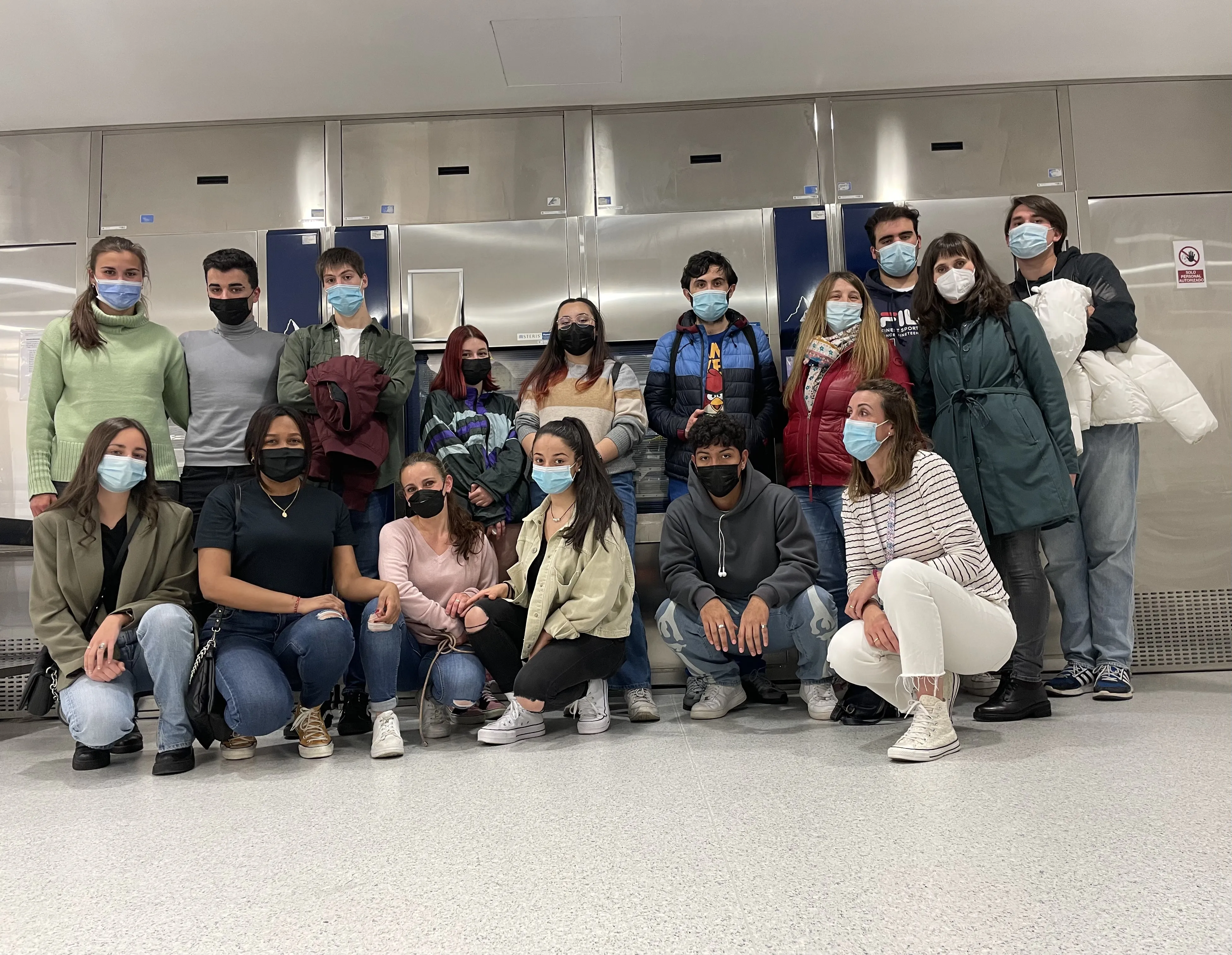 Alumnos de Cuidados Auxiliares de Enfermería del IES ‘Enrique Flórez’ visitan la Central de Esterilización del HUBU