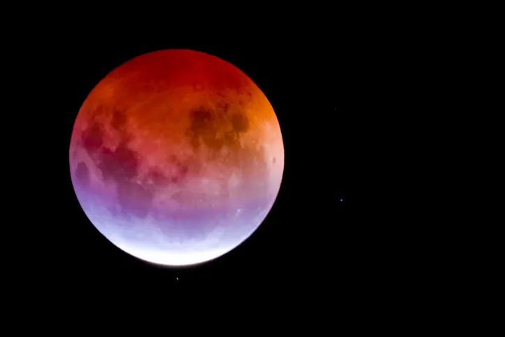 El eclipse lunar que tendrá lugar durante la madrugada de este lunes en España podrá verse en ‘streaming’
