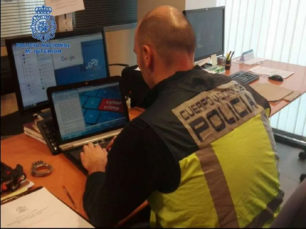 La Policía Nacional de Aranda alerta a las empresas locales sobre un repunte de estafas mediante el método ataque del intermediario