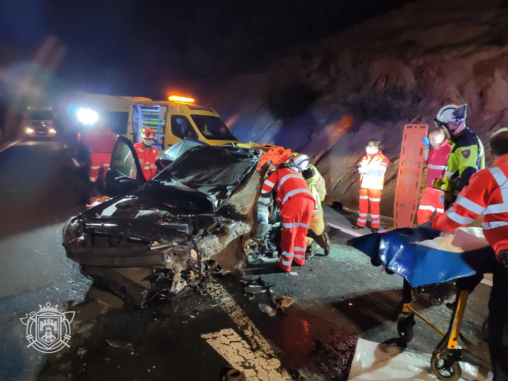 Espectacular accidente de tráfico en Basconcillos del Tozo con dos heridos