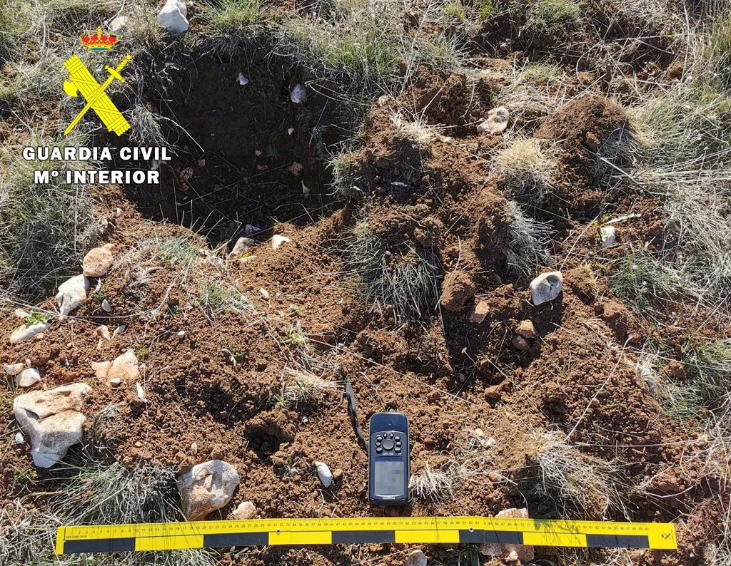 Investigan a tres ‘piteros’ por un delito sobre el patrimonio histórico por expolio