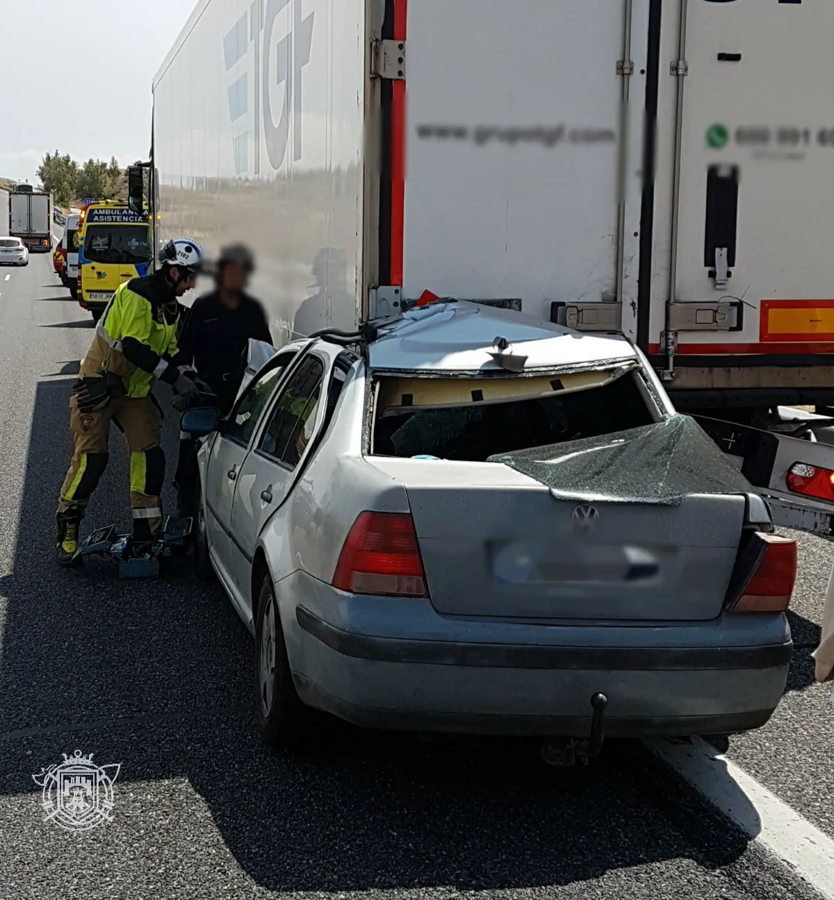 Un herido en una colisión entre un turismo y un camión en la A-1 Madrigalejo del Monte (Burgos)