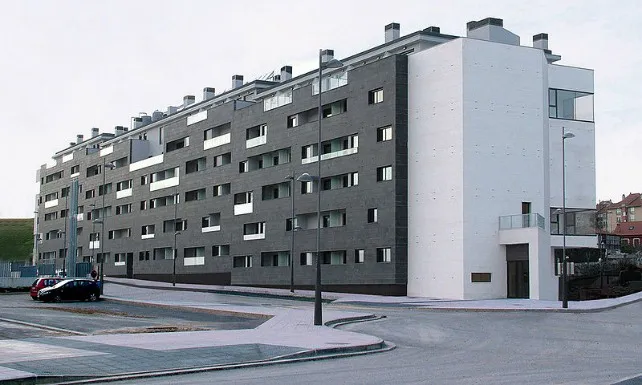 La Junta convoca las ayudas a la rehabilitación de edificios y a la mejora de la eficiencia energética en viviendas con un importe inicial de 37,5 M&euro;