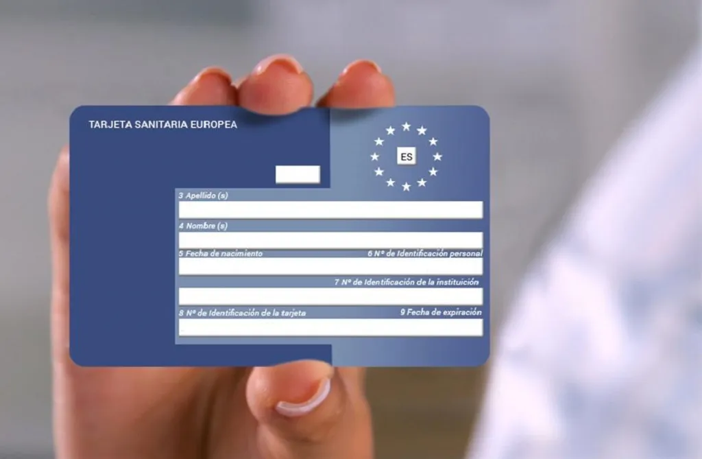 Denuncian una web que simula ser oficial y cobra 15 euros por tramitar la Tarjeta Sanitaria Europea