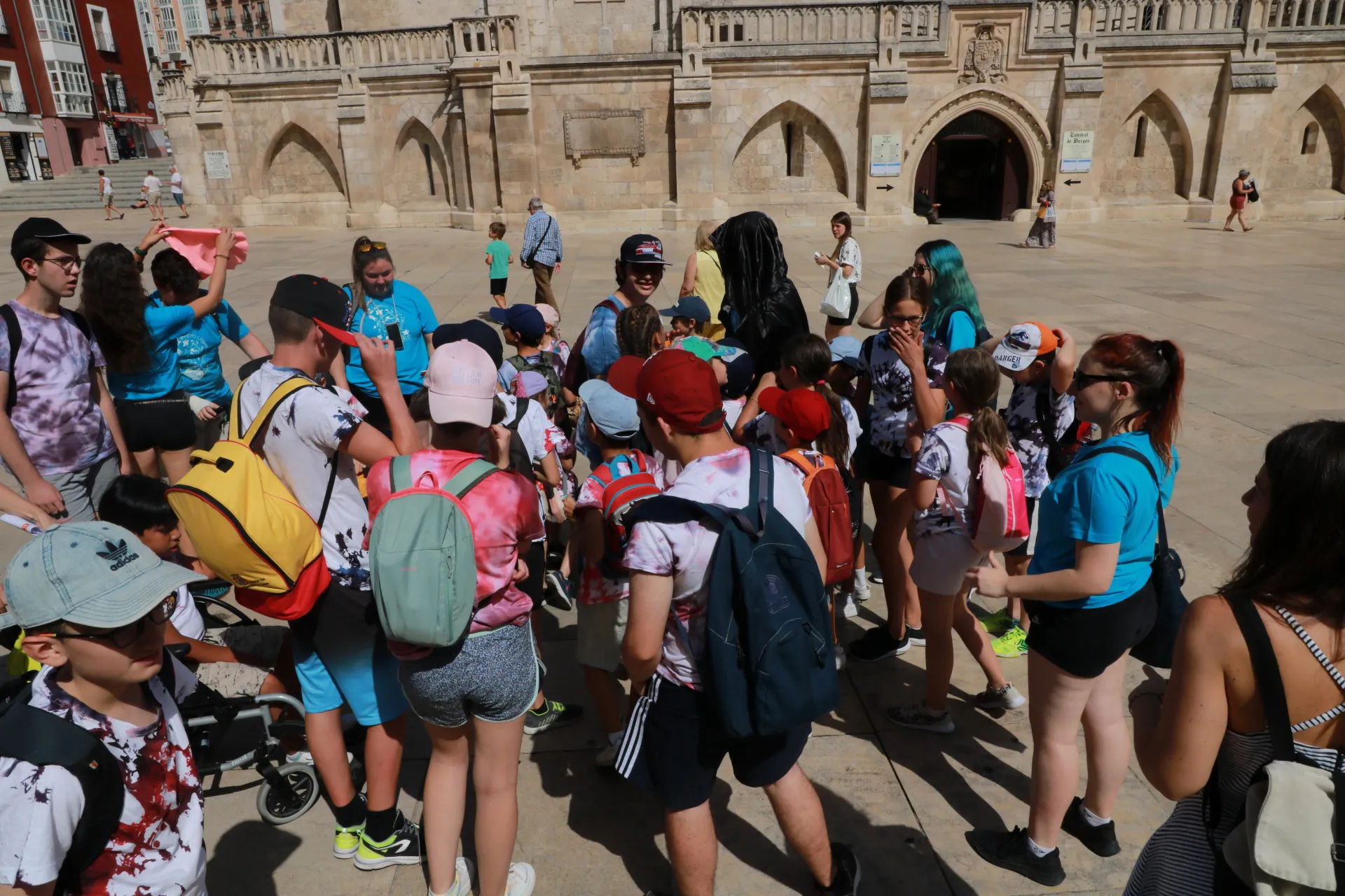Los menores disfrutan de los campamentos inclusivos de verano