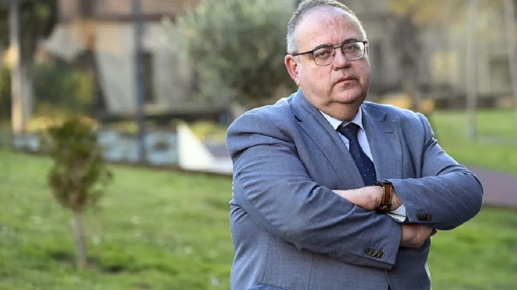 El consejero de Sanidad considera que el nuevo decreto de formación especializada es decepcionante y no garantiza la cobertura de las plazas MIR