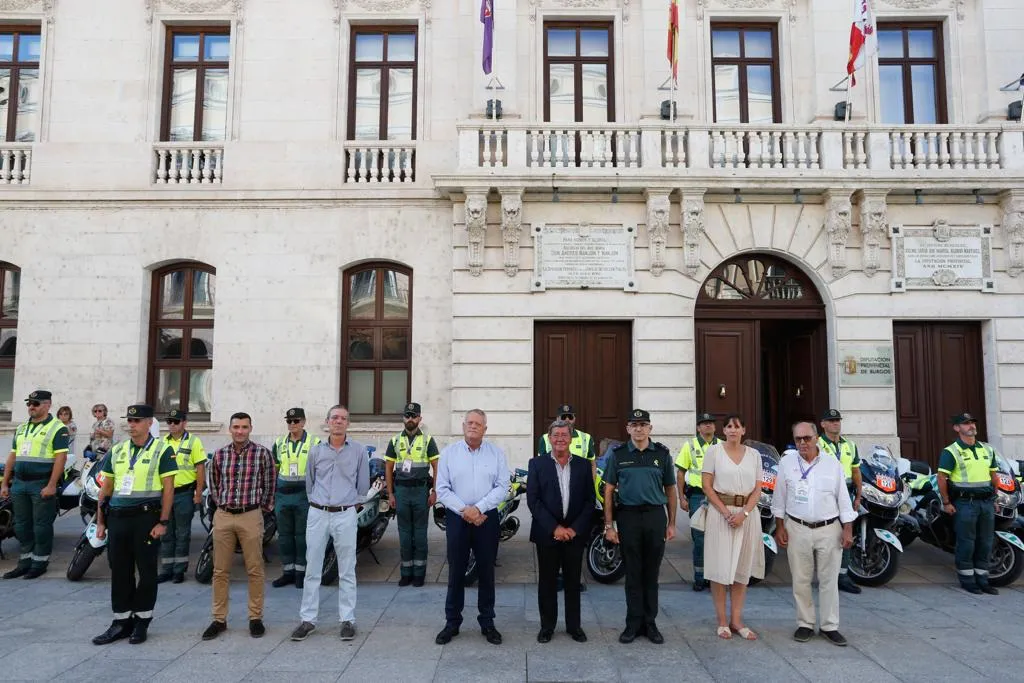 La Guardia Civil presenta su Unidad de Movilidad y Seguridad Vial de la XLIV edición de la Vuelta a Burgos