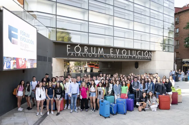 Sale hacia el Reino Unido el primer grupo de estudiantes del proyecto lingüístico Europa