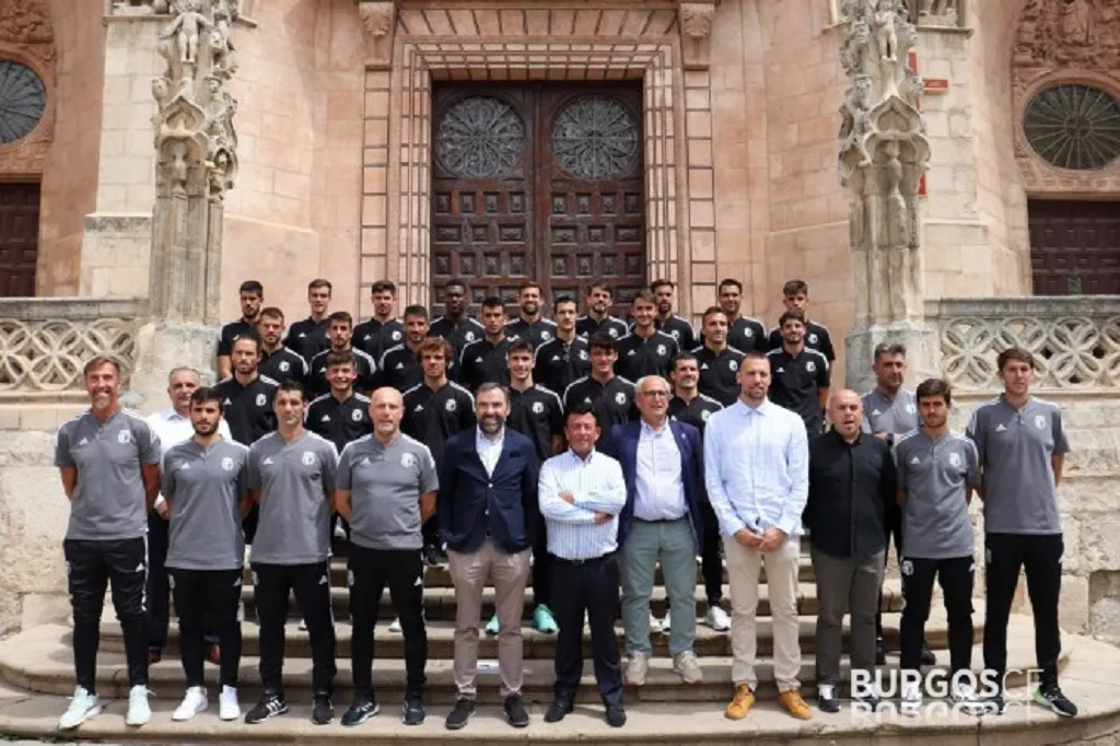 El Burgos CF ofrece una nueva temporada a Santa María la Mayor