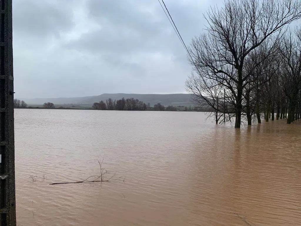 Lluvias cuantiosas, algunas con barro, y tormentas con granizo y reventones