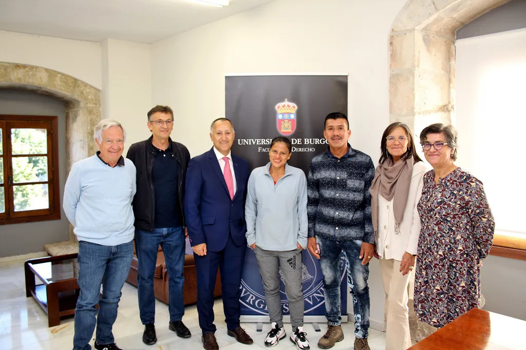 Representantes de la Comunidad de Paz de San José de Apartadó visitan la Facultad de Derecho