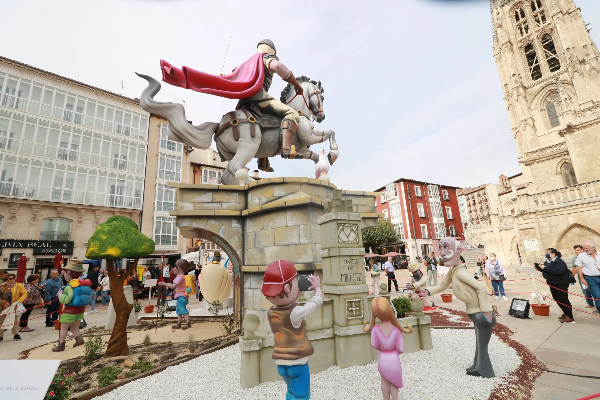 Foto 10 - La falla de Burgos que arder&aacute; este s&aacute;bado a los pies de la Catedral
