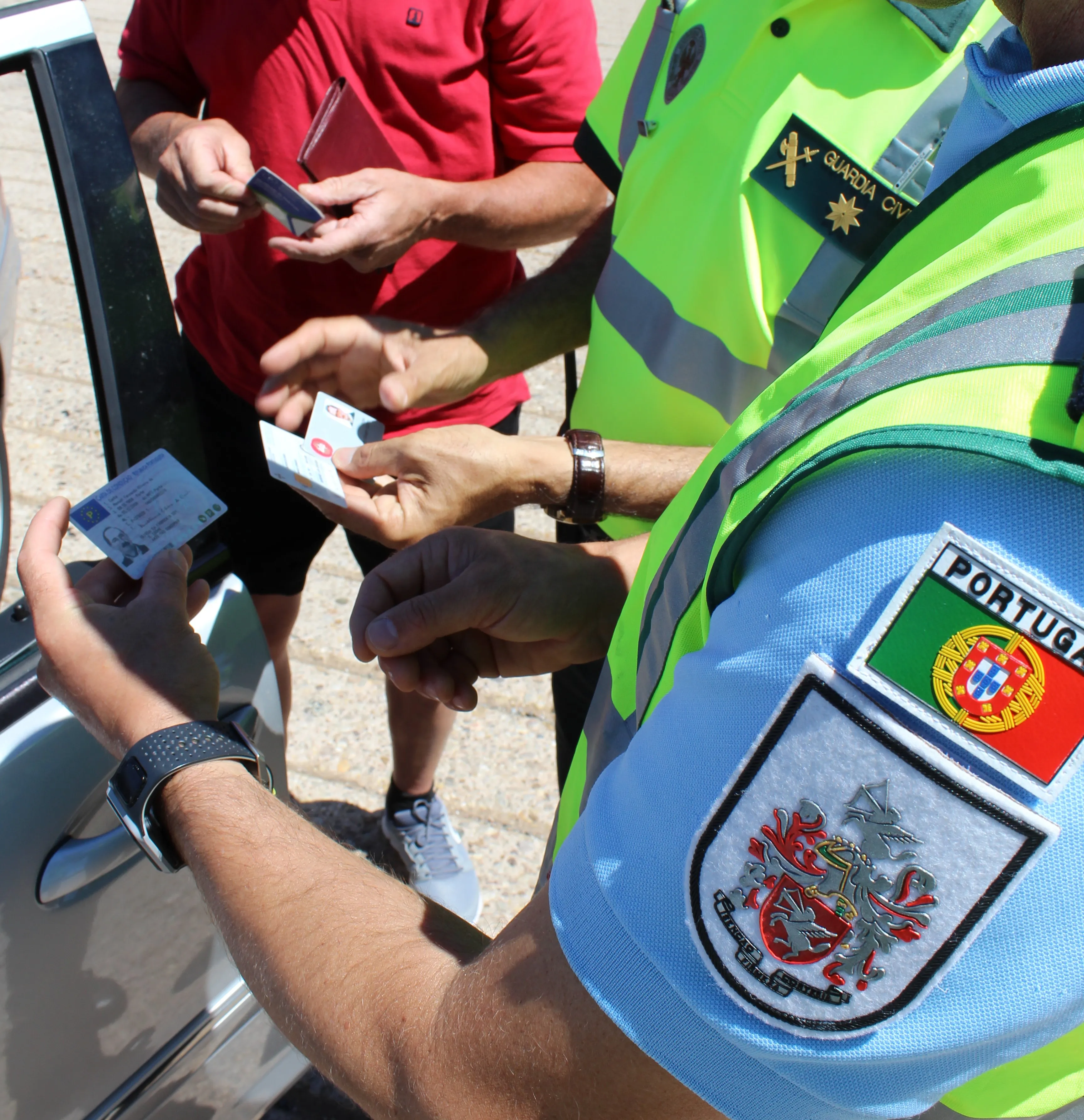 Investigado a un conductor por presentar un Permiso de Conducción falso
