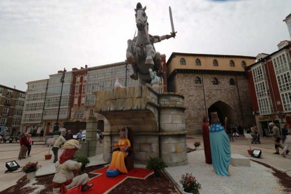 La falla de Burgos que arderá este sábado a los pies de la Catedral