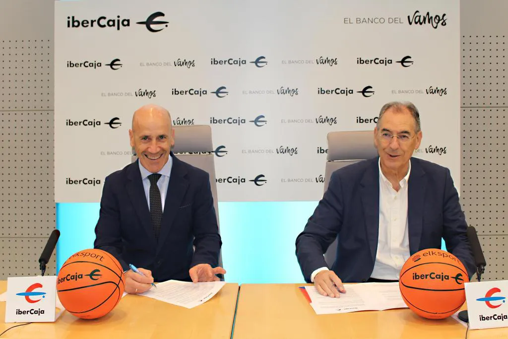 Baloncesto Burgos: Ibercaja apoya el deporte de cantera renovando el convenio con el Club Baloncesto Tizona