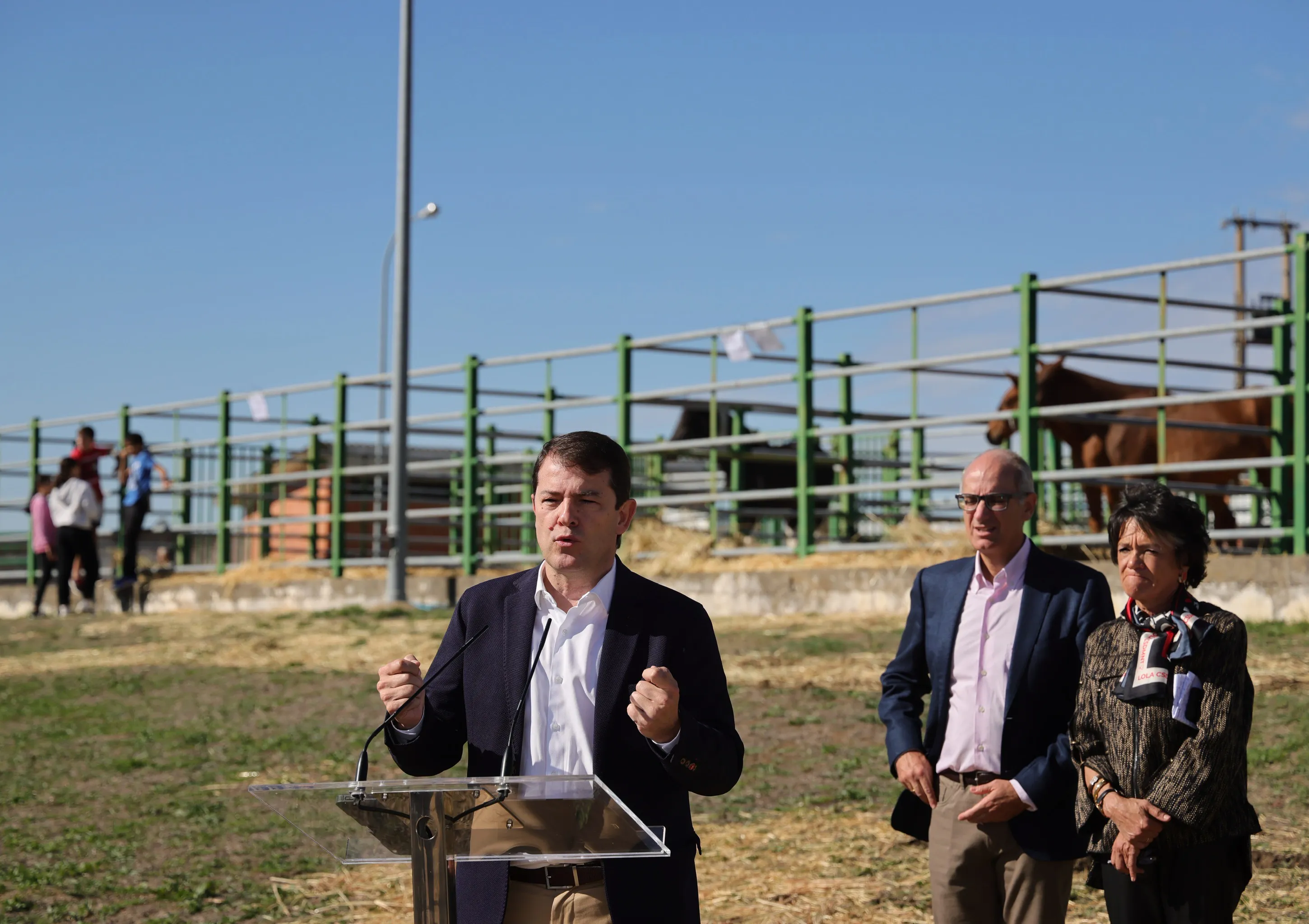 Mañueco defiende al sector cárnico por ser esencial para el desarrollo del medio rural