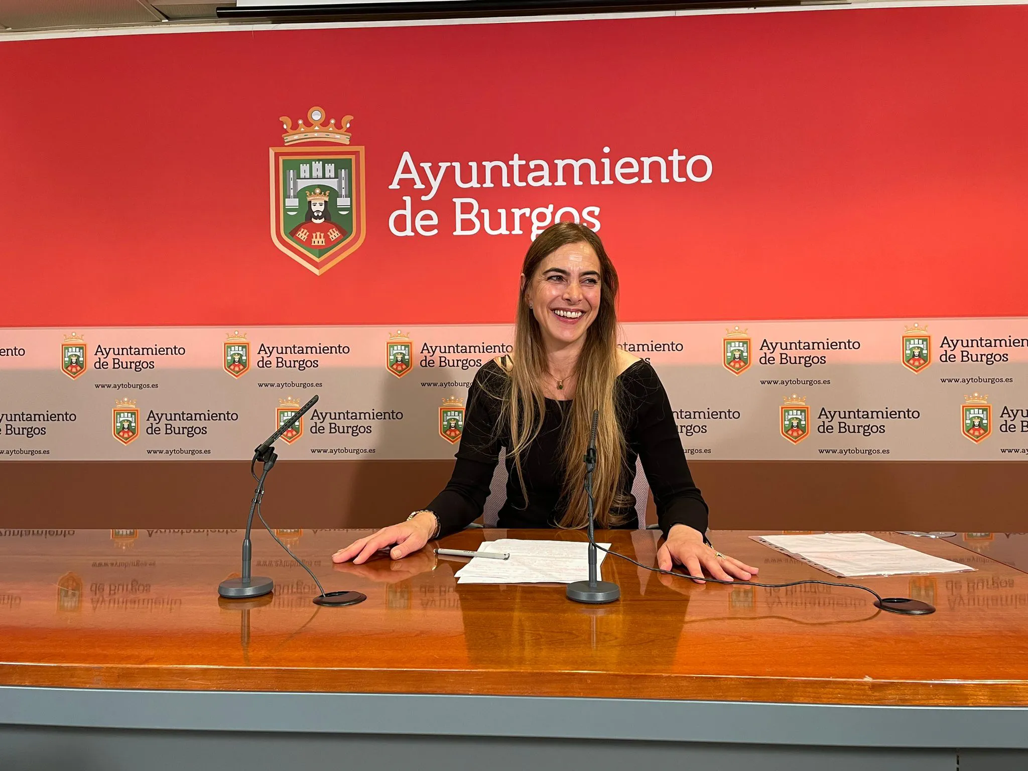 Carolina Álvarez denuncia las mentiras del equipo de Gobierno en el área de Mujer