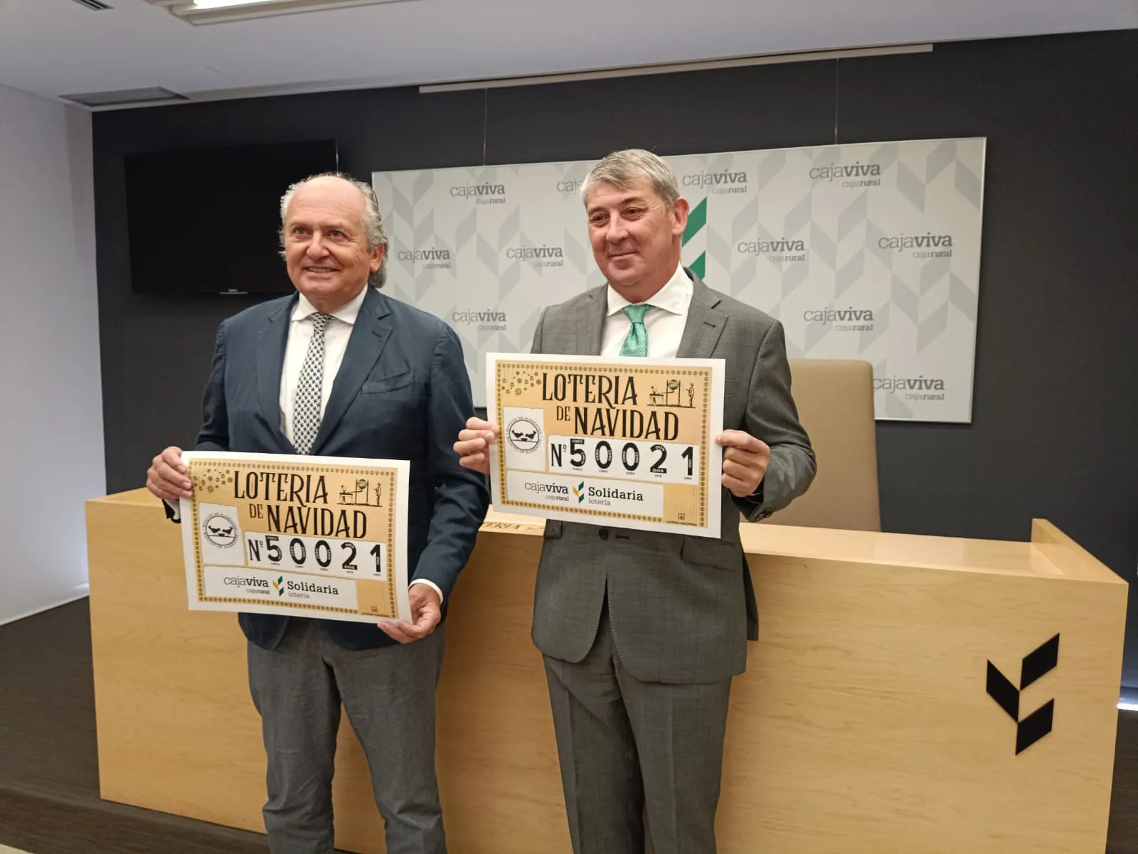 Cajaviva y el Banco de Alimentos presentan la venta de Lotería de Navidad solidaria