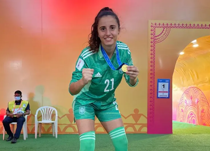 Jimena Vicario recibe un homenaje de sus vecinos de Modubar de la Emparedada