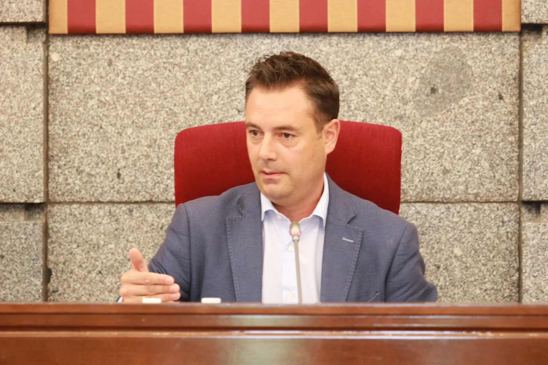 El alcalde de la ciudad no quiere valorar la encuesta en la que los burgaleses consideran regular su gestión