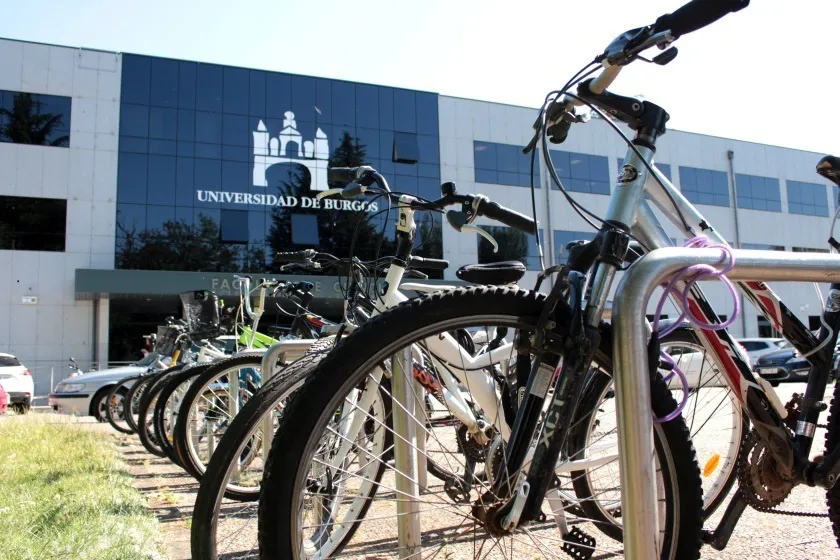 El Ayuntamiento se plantea implantar hinchadores de bicicletas en la ciudad, tras una propuesta de Vox