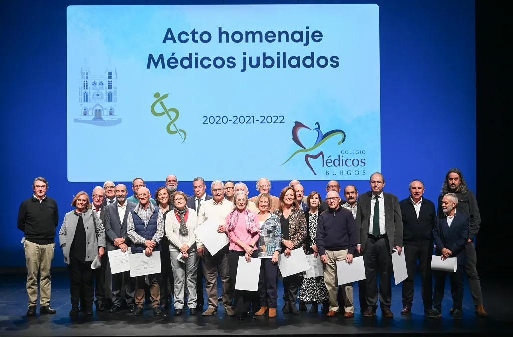 El Colegio de Médicos de Burgos reconoce el trabajo de los profesionales jubilados en los tres últimos años