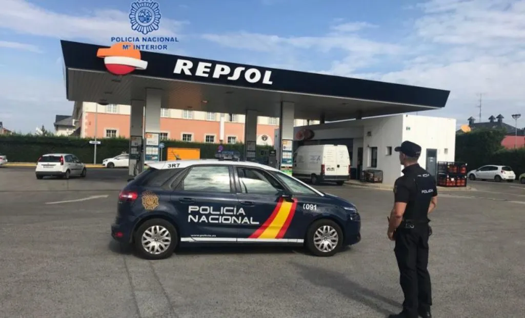 Detenidos los dos autores del atraco con arma de fuego en una gasolinera