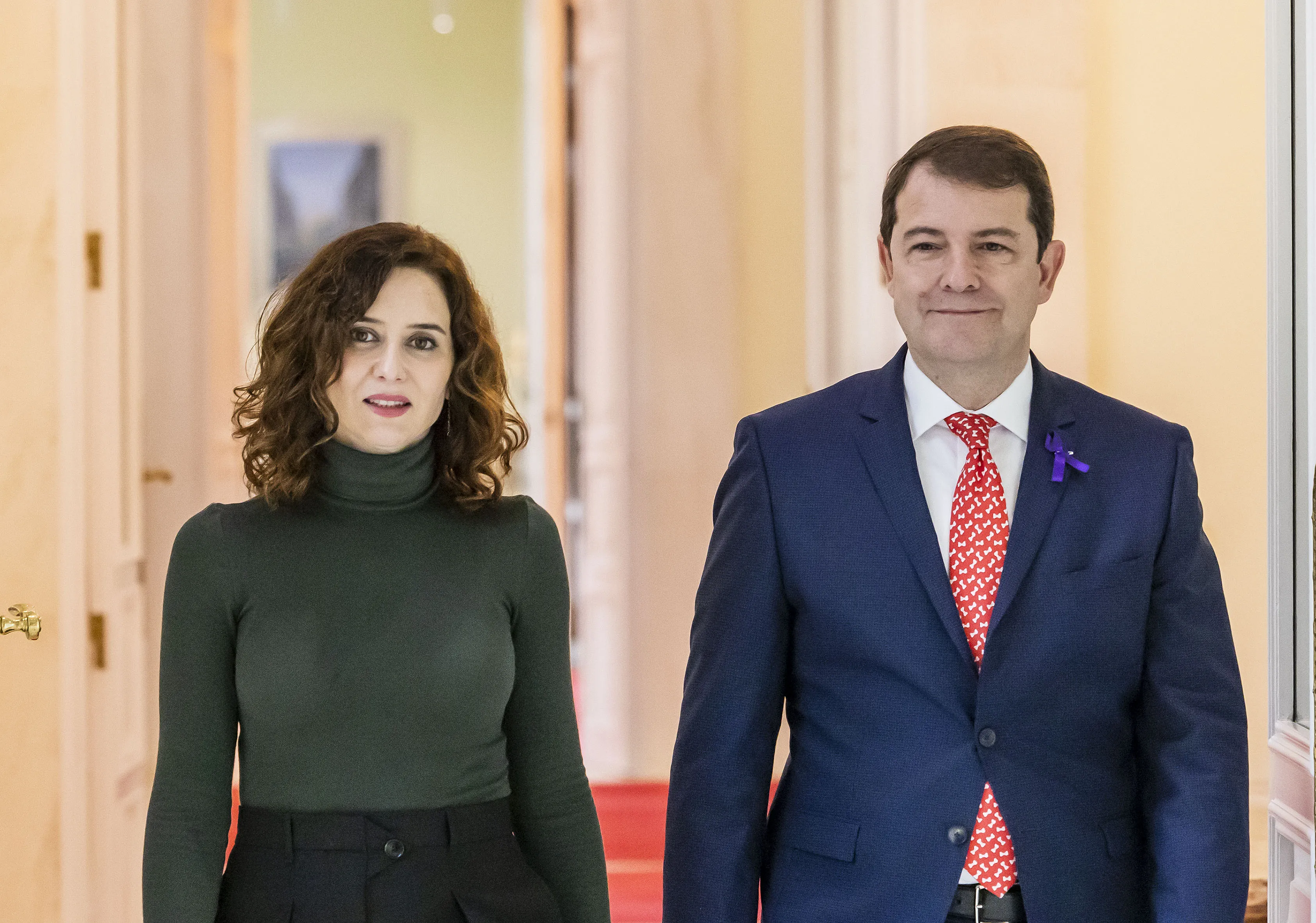 Mañueco y Ayuso cooperan para mejorar la atención sanitaria en ambas comunidades