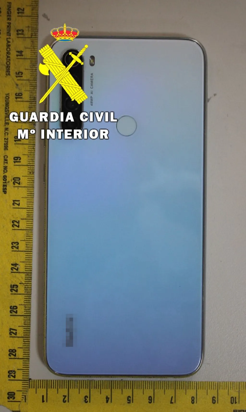Detienen a una persona e investigan a otras dos por el robo mediante intimidación de un terminal móvil