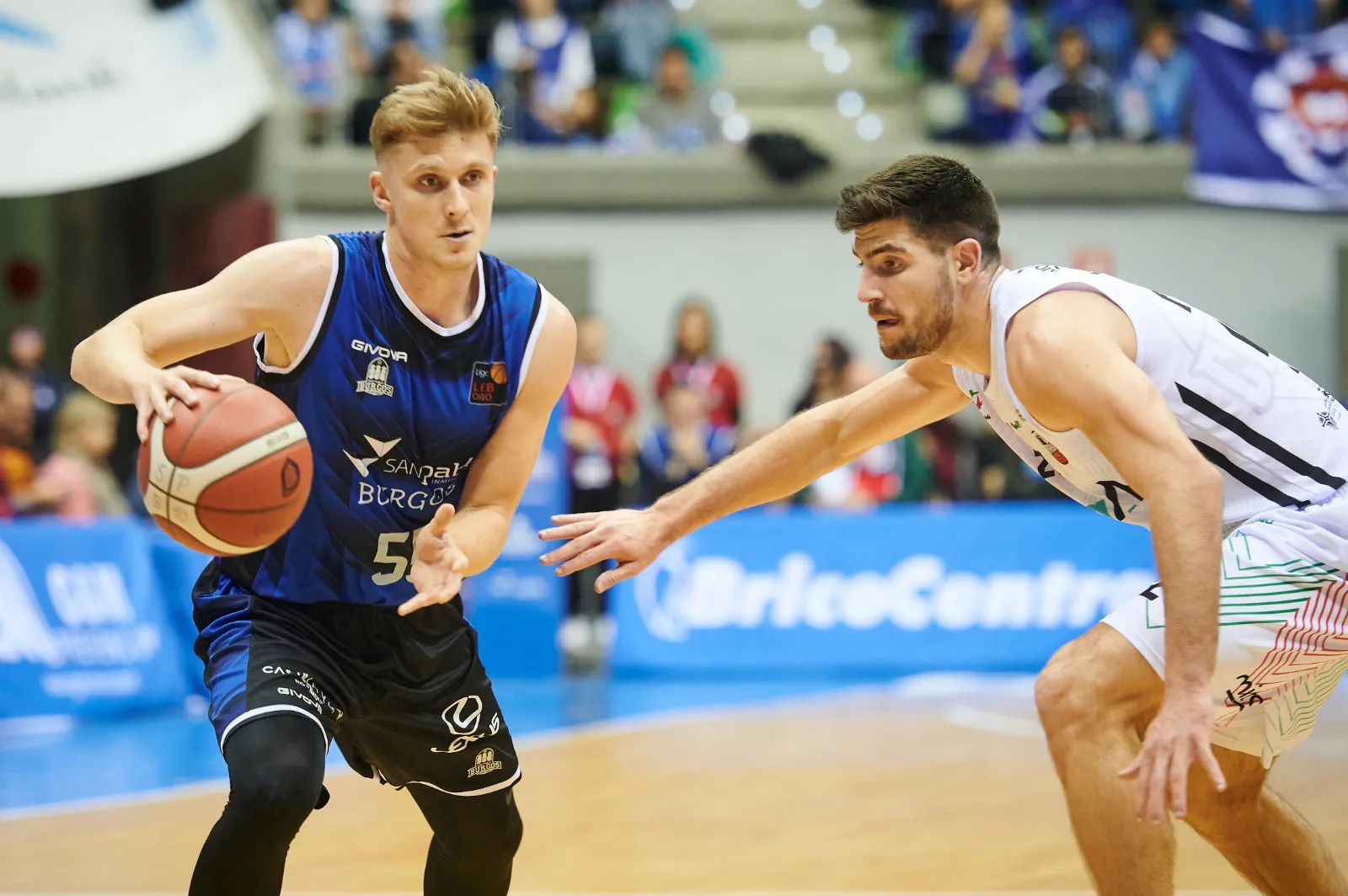 Baloncesto Burgos: Victoria del San Pablo Burgos frente Grupo Alega Cantabria (89-62)
