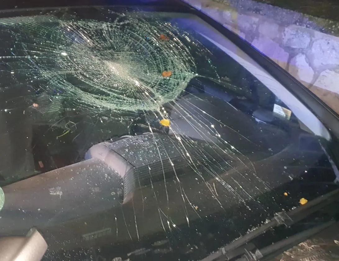 Descubiertos in fraganti siete menores destrozando vehículos aparcados por el Castillo