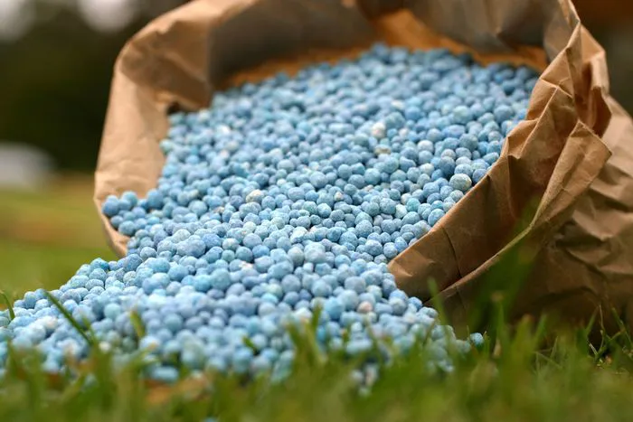 Economía y Empresa Burgos: UPA-COAG denuncia que mientras los agricultores se arruinan por el precio de los fertilizantes, sus fabricantes han aumentado los beneficios más de un 400%