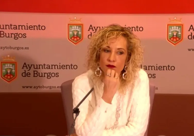 Blanca Carpintero pide disculpas por los problemas del arco de luces del Espolón y pide que no se magnifique
