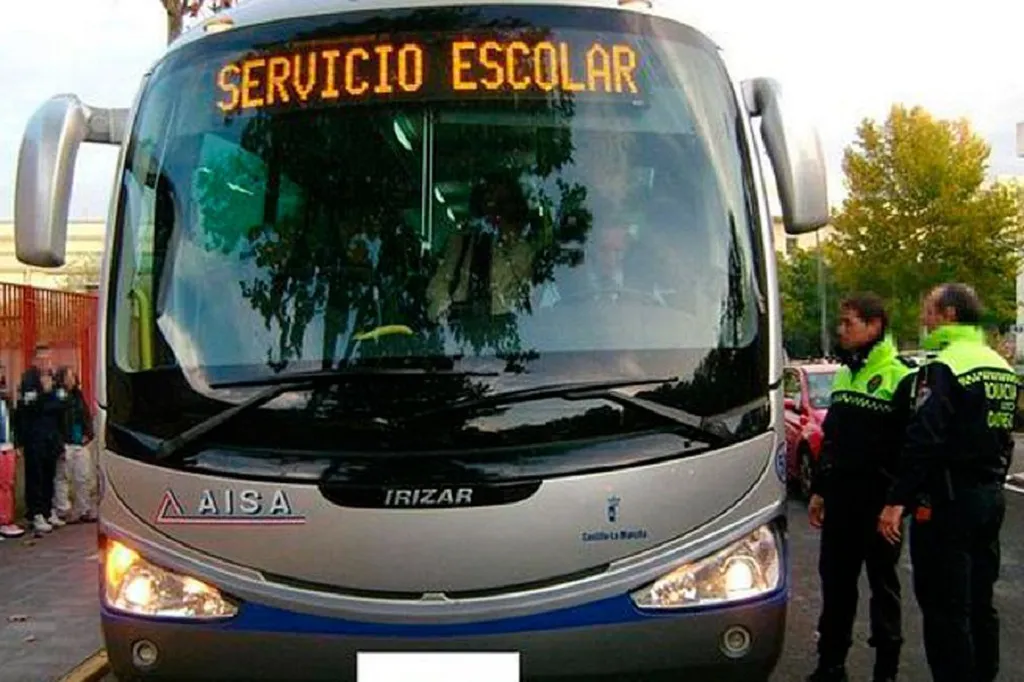 Tráfico intensifica esta semana el control de los autobuses escolares