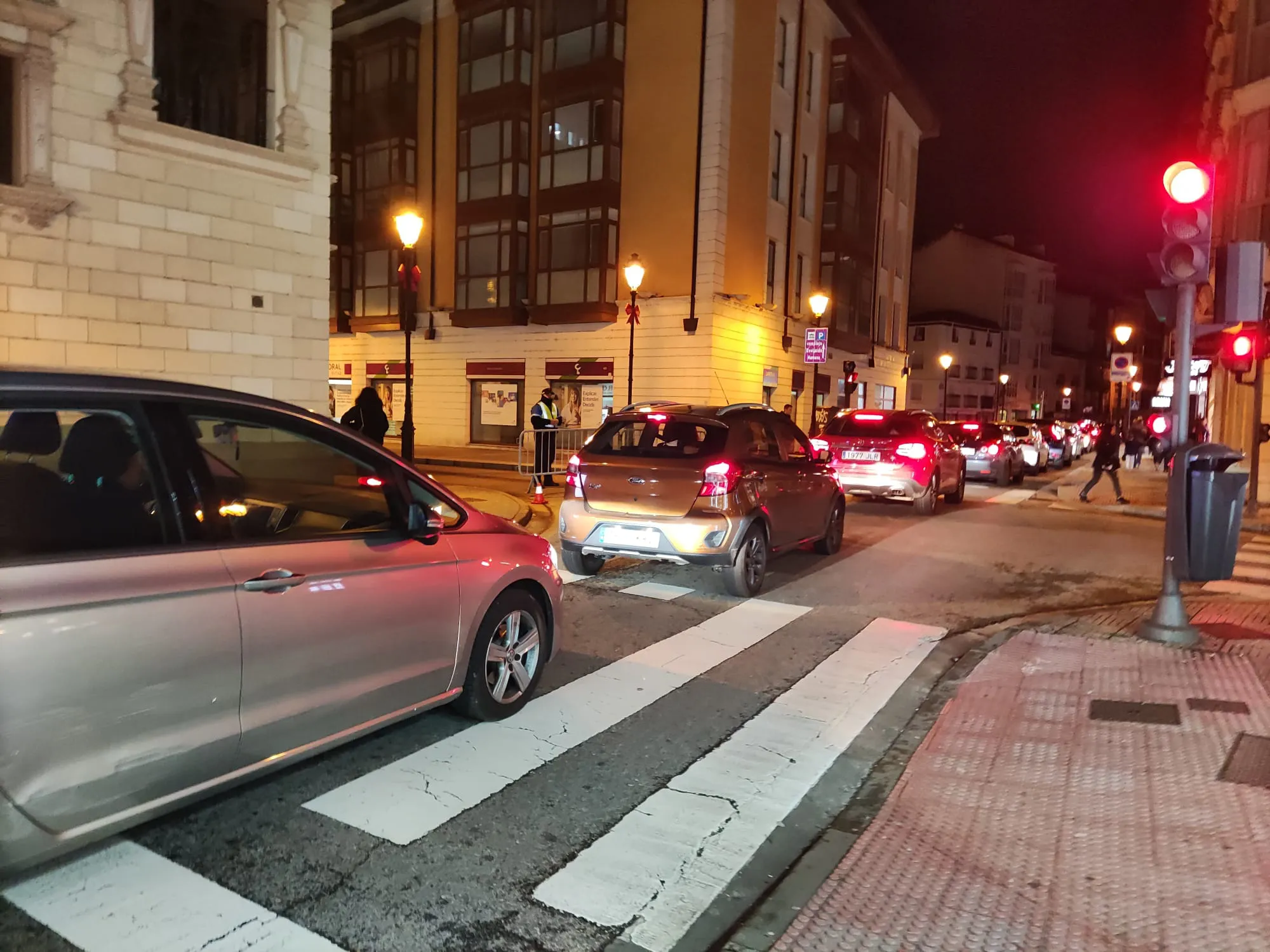 Aviso a conductores para evitar atascos. Las calles del centro se peatonalizarán los días 24, 30 y 31 de diciembre, además del 5 y 6 de enero, desde las 17.00 h.a 21.00 h.