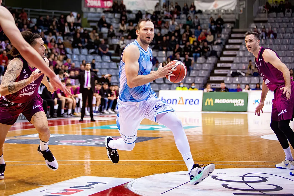El San Pablo Burgos tutea a Lleida, pero sucumbe en los minutos finales (85-79)