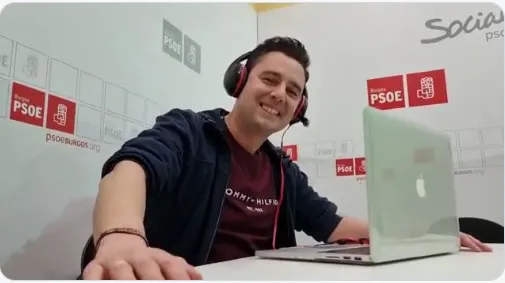 Daniel de la Rosa se conecta y abre un canal de Twitch