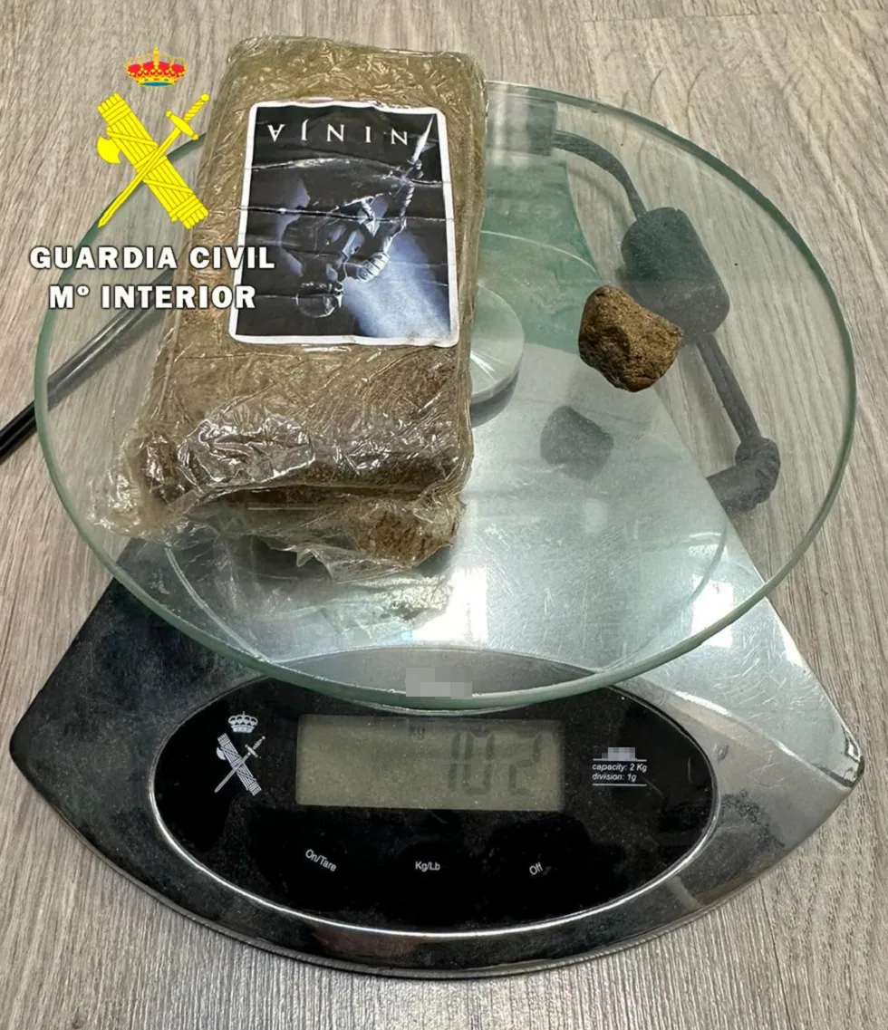 La Guardia Civil detiene a un menor de 17 años por un delito de tráfico de drogas