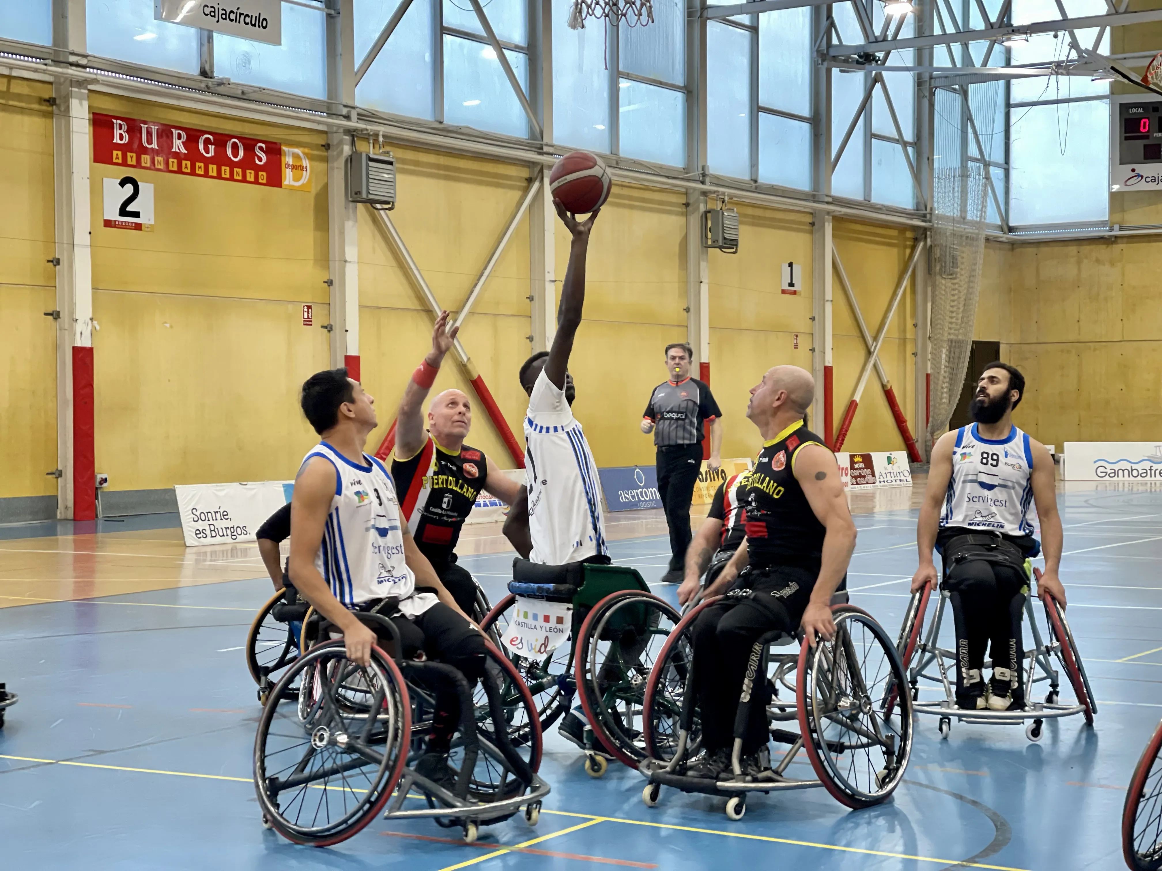Baloncesto Burgos: Bonito partido en el Talamillo que acaba con victoria del Servigest Burgos
