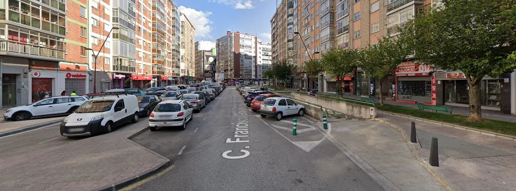 Señalización especial para restringir los aparcamientos en la calle Francisco Grandmontagne ante el inicio de las obras