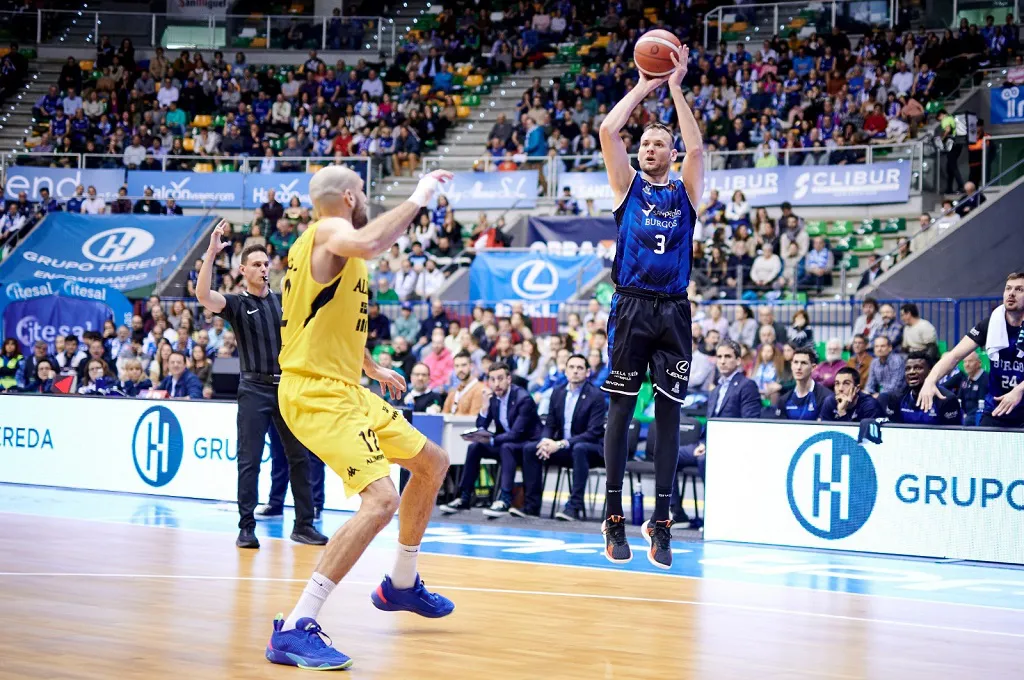 El San Pablo Burgos cimenta su victoria ante Oviedo con un trabajo de equipo (89-64)